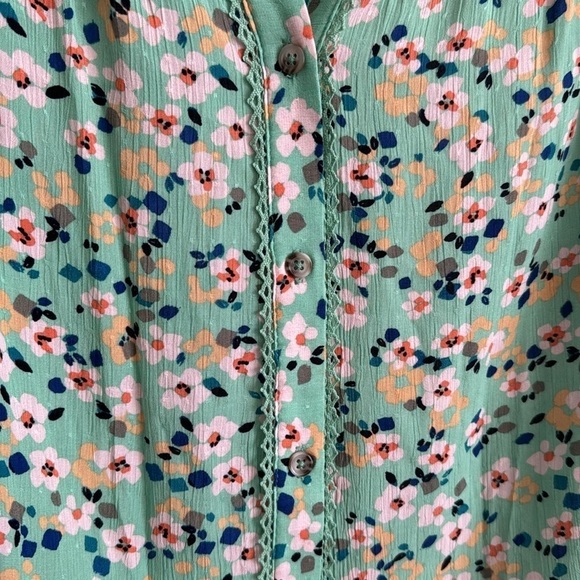 Democracy Floral Green Button Up Blouse | SIZE S - Picture 5 of 13